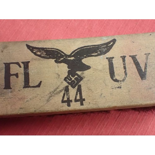 33 - WW2 German Luftwaffe 1944 dated boot brush

Luftwaffe barracks boot brush. Excellent condition. 19 c... 
