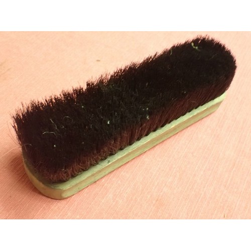 33 - WW2 German Luftwaffe 1944 dated boot brush

Luftwaffe barracks boot brush. Excellent condition. 19 c... 