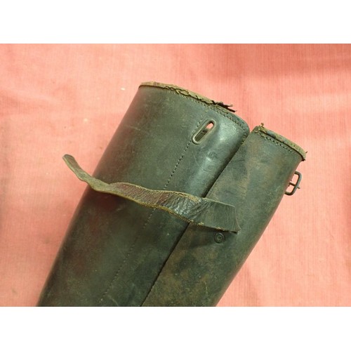 34 - 3rd Reich brown leather SA gaiters dated 1937

Rare pair of dark brown leather gaiters. Each with RZ... 