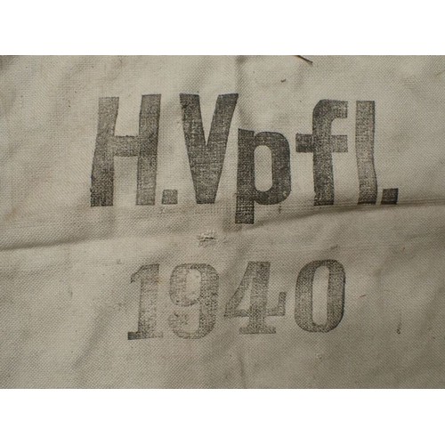 35 - WW2 German army grain sack dated 1940

SACK 43 BY 29 INCHES. SHOWS SERVICE WEAR, BUT GENERALLY GOOD