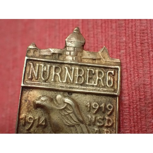 44 - WW2 German Prinzen size Nurnberg 1929 award badge

Som epolish wear to the detailing. 45 mm tall