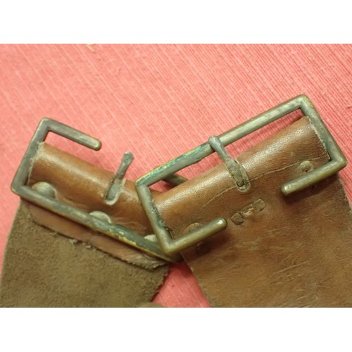 58 - WW1 Australian 1915 patt Water bottle carrier

The leather a little rolled up, but still good and su... 