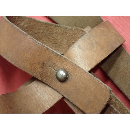 58 - WW1 Australian 1915 patt Water bottle carrier

The leather a little rolled up, but still good and su... 