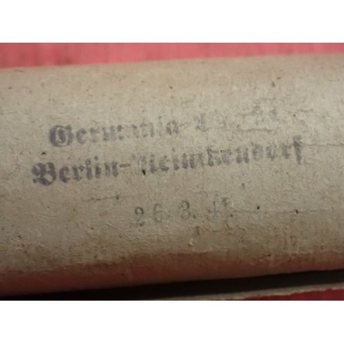 7 - WW2 German Army supply pack of tacks

Still sealed with contents. 1 kilo supply pack of tacks/short ... 