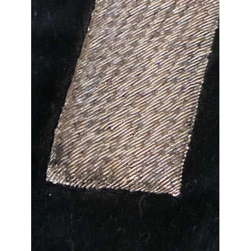 24 - Early Pre WW2 German SS Trumpet Banner 

An early Kampfzeit (years of struggle pre 1933) SS Trumpet ... 