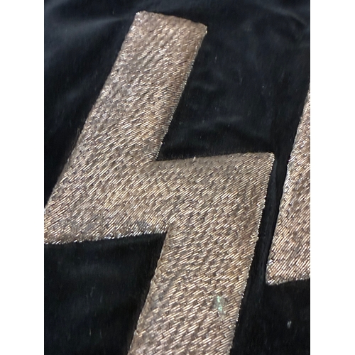 24 - Early Pre WW2 German SS Trumpet Banner 

An early Kampfzeit (years of struggle pre 1933) SS Trumpet ... 