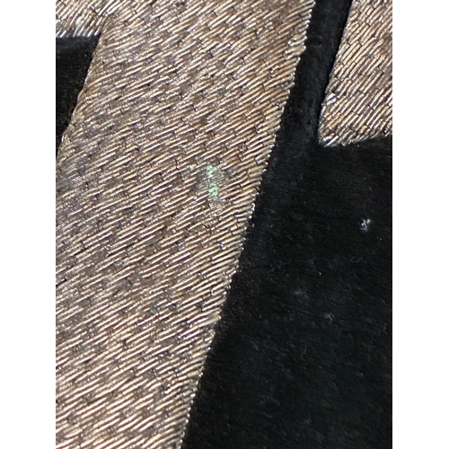 24 - Early Pre WW2 German SS Trumpet Banner 

An early Kampfzeit (years of struggle pre 1933) SS Trumpet ... 