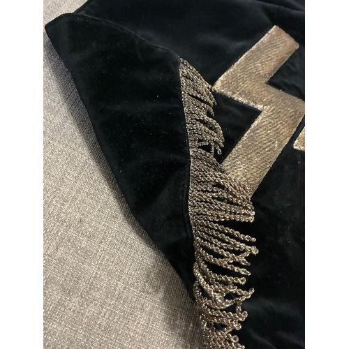 24 - Early Pre WW2 German SS Trumpet Banner 

An early Kampfzeit (years of struggle pre 1933) SS Trumpet ... 