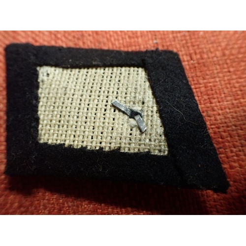 28 - WW2 German SS NCO RANK COLLAR TAB

BLACK TAB WITH ONE RANK PIP. THE PIP TURNED TO A GREY PATINA. NO ... 