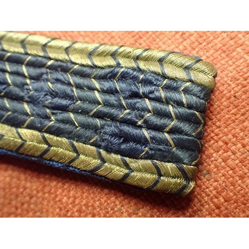 29 - WW2 German SA SHOULDER STRAP

GOOD CONDITION STRAP COMPLETE WITH SCREW BASE BUTTON. GOLD COLOUR HAS ... 