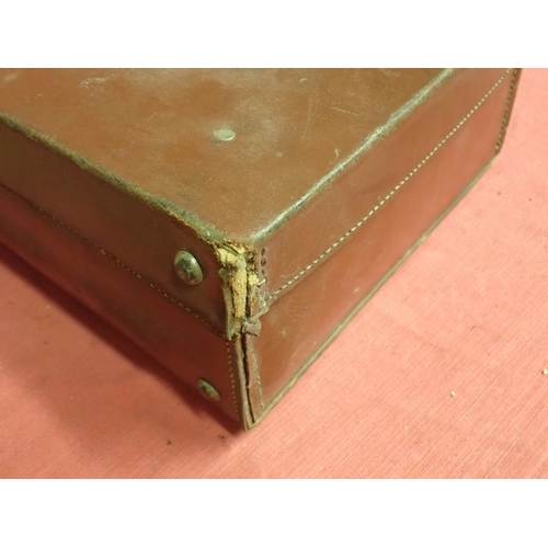 30 - A RARE SUITCASE FOR A VOLUNTEER OF THE WAFFEN-SS NEDERLAN - FREIWILLEN. TO IDENTIFY HIM WHILE TRAVEL... 