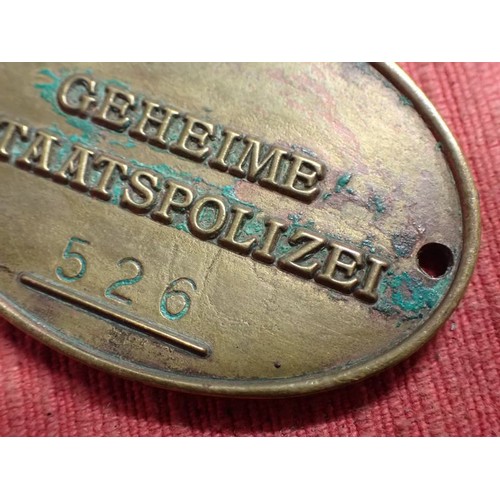 36 - WW2 German Gestapo secret police warrant disc

Gestapo officers warrant disc. In tombac, 50 mm acros... 