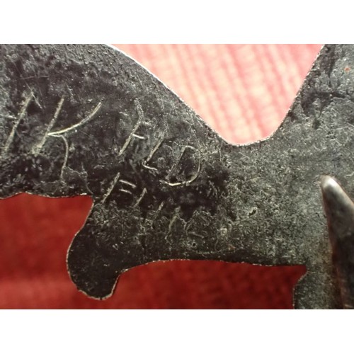 41 - WW2 German Luftwaffe light weight tunic eagle

Metal breast eagle for the lightweight summer tunic. ... 