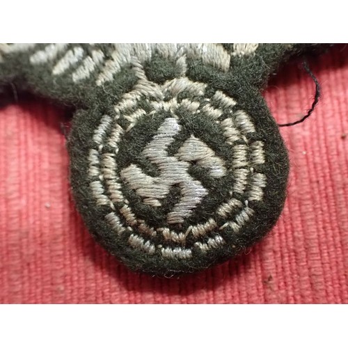 45 - WW2 German Panzer Officers' breast eagle

A well-used, rare Panzer officer breast eagle. Only traces... 