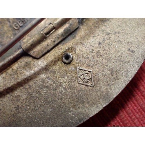 46 - WW2 German 1939 N.S.F.K. flyers badge

Convex badge. No enamel chips or loss. Three rivets for the f... 