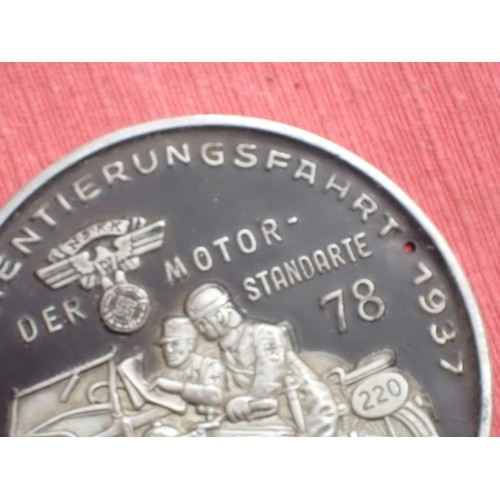 47 - WW2 German N.S.K.K. 1939 small plaque

Die stamped aluminium plaque. Black paint in the relief. 75 m... 