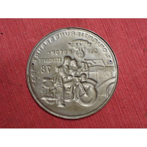 47 - WW2 German N.S.K.K. 1939 small plaque

Die stamped aluminium plaque. Black paint in the relief. 75 m... 