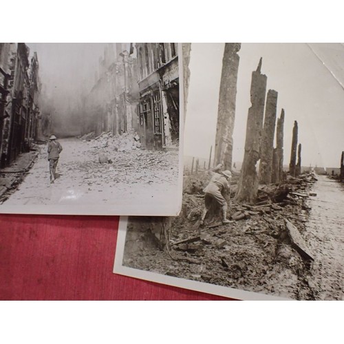 57 - Six WW1 British official press release photographs

8 by 6 inch images. Wilson, Haig, battle scenes ... 