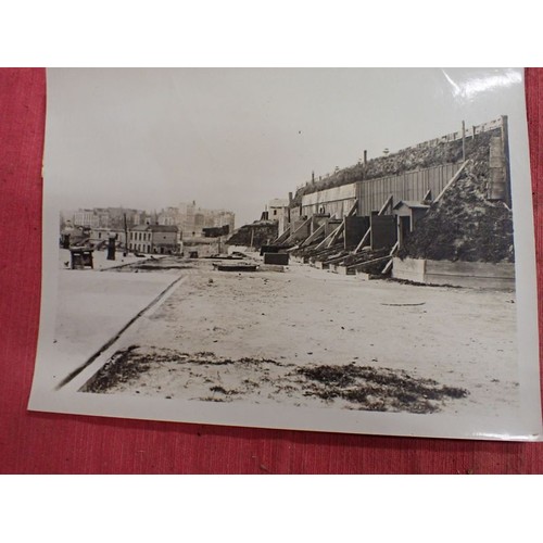 57 - Six WW1 British official press release photographs

8 by 6 inch images. Wilson, Haig, battle scenes ... 