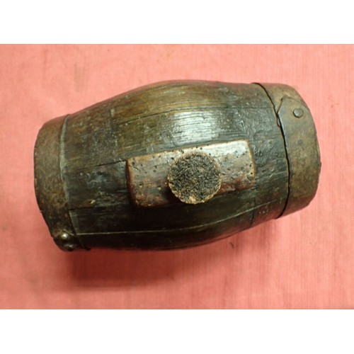 61 - Small black-powder keg circa 1800

Small powder keg. Very nice patina to the wood. Two hammered iron... 