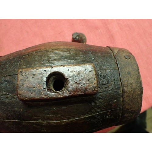 61 - Small black-powder keg circa 1800

Small powder keg. Very nice patina to the wood. Two hammered iron... 