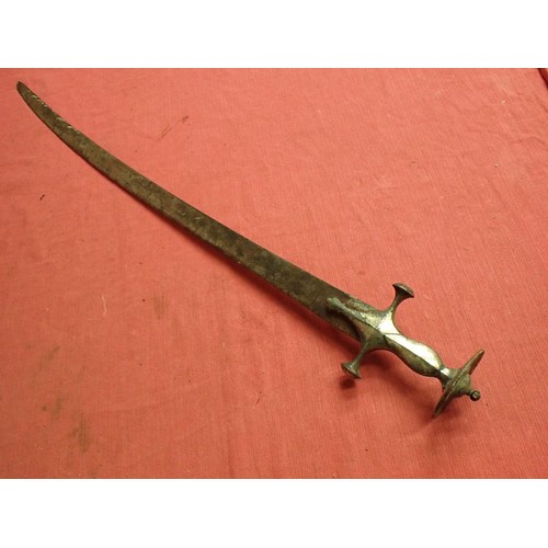 Early antique Talwar sword Plain, slightly curved 760 mm long blade ...