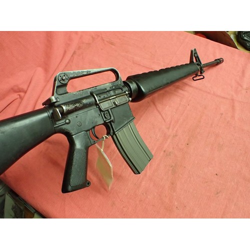 Deactivated U.S. M16 assault rifle Classic U.S. Army Vietnam War ...