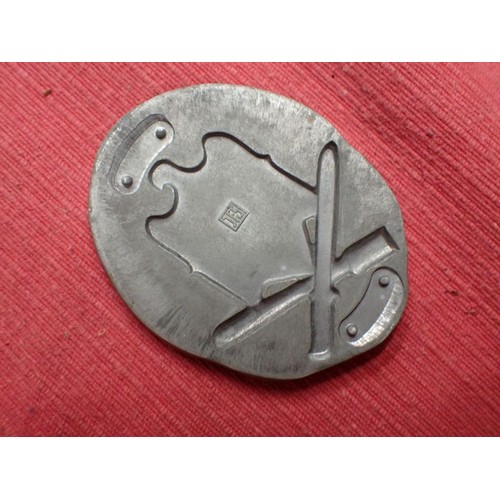 18 - WW2 German unfinished General Assault badge

Circa 1945 factory-floor pickup. JFS maker marked.