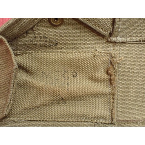23 - WW2 British officers' side pack dated 1941

In excellent clean condition. Two pop stud fastening for... 