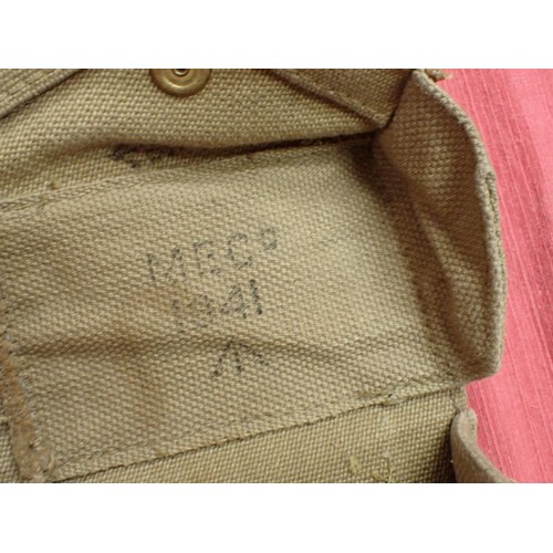 23 - WW2 British officers' side pack dated 1941

In excellent clean condition. Two pop stud fastening for... 