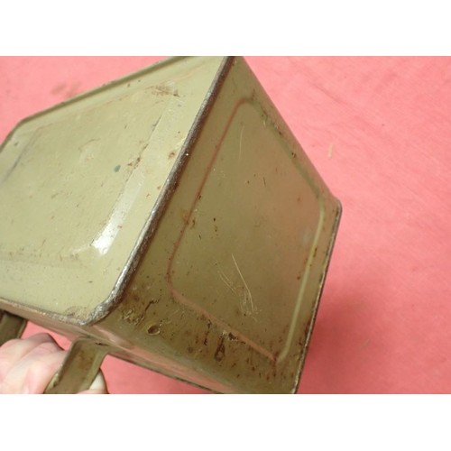 24 - WW2 German paraffin burner

In DAK yellow. The can is 250 mm tall, plus the spout. Very good conditi... 