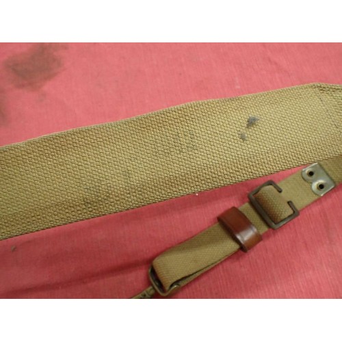 25 - WW2 British officers' side pack dated 1942

Twist button fastening for the front flap. Separate comp... 