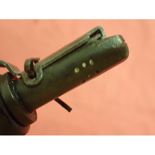 26 - Inert WW2 Russian F1 handgrenade

Battlefield recovered inert grenade. The top still unscrews with e... 