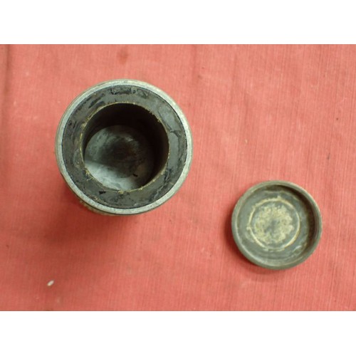 28 - Inert WW2 British No.68 mortar round dated 1942

Excellent condition white-painted drill round. Stil... 