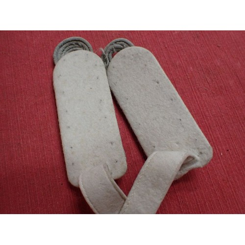 32 - WW2 German army infantry officers' shoulder straps

In good, untouched condition. Some light frostin... 