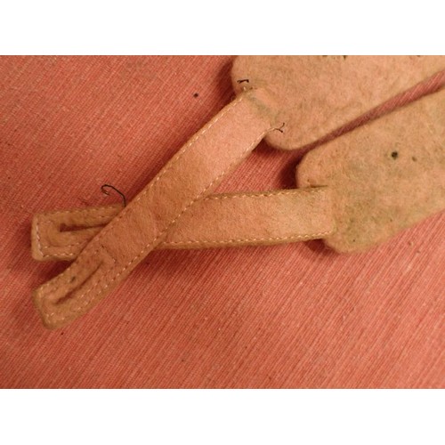 34 - WW2 German Panzer officer shoulder straps

A good, used pair of straps. Clean aluminium wirework. We... 