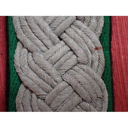 37 - WW2 Waffen-SS mountain troop officers shoulder straps

Good condition pair of officers' straps. Slig... 