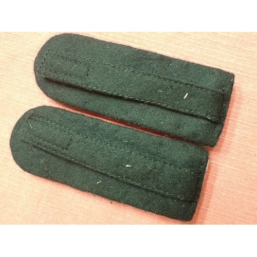 38 - WW2 Waffen-SS Panzer officers shoulder straps

Nice-looking pair of used SS panzer straps. Light fro... 