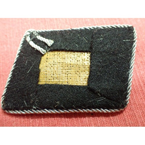 44 - WW2 German Waffen-SS officers' runic collar tab

Tab in very good condition, only minimal wear to th... 