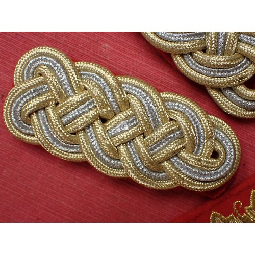 52 - WW2 German Major-General shoulder straps and collar tabs

A matching set in excellent clean conditio... 