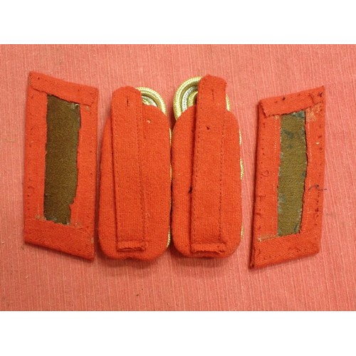 52 - WW2 German Major-General shoulder straps and collar tabs

A matching set in excellent clean conditio... 