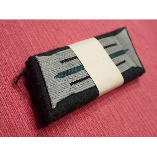 60 - 3rd Reich German pair of unissued army collar tabs.

Old-new stock. Still in their maker's dispatch ... 