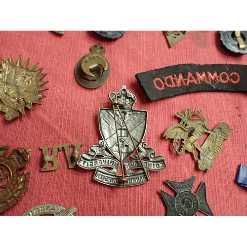 A collection of WW1 and WW2 British badges Someone's past collection ...