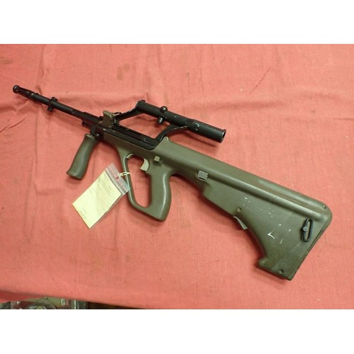 408 - Deactivated Steyr-Aug 5.56 mm assault rifle

Modern Steyr-Aug assault rifle with fixed optical sight... 