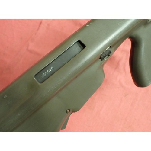 408 - Deactivated Steyr-Aug 5.56 mm assault rifle

Modern Steyr-Aug assault rifle with fixed optical sight... 
