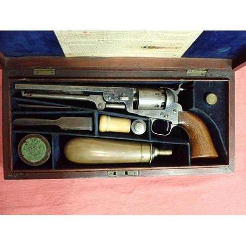 1 - Cased London Colt Navy revolver made in 1853

A very rare and complete set. One of the first-year-of... 