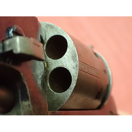 1 - Cased London Colt Navy revolver made in 1853

A very rare and complete set. One of the first-year-of... 