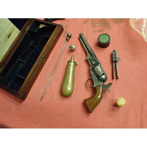 1 - Cased London Colt Navy revolver made in 1853

A very rare and complete set. One of the first-year-of... 