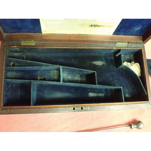 1 - Cased London Colt Navy revolver made in 1853

A very rare and complete set. One of the first-year-of... 