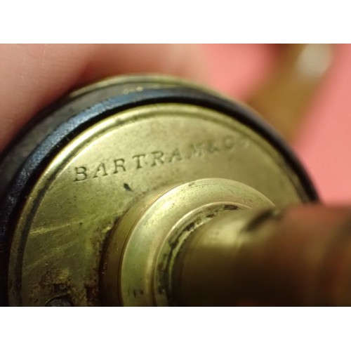 1 - Cased London Colt Navy revolver made in 1853

A very rare and complete set. One of the first-year-of... 